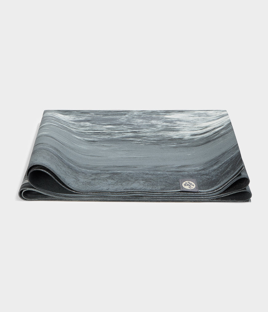 OccasionVeryGood - Écharpe tapis de yoga Manduka The Commuter, Odyssey OccasionVeryGood - Écharpe tapis de yoga Manduka The Commuter, Odyssey