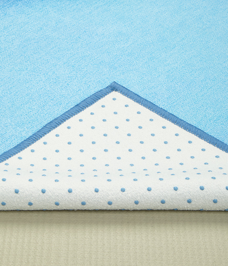 Manduka Yogitoes - Hot Yoga Towel with Superior Grip when sweating