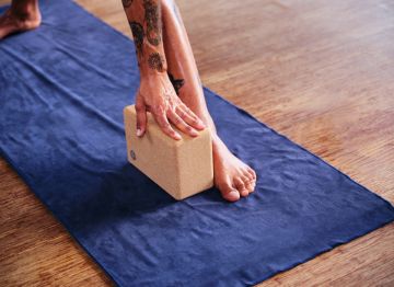 PRO Travel Yoga Mat 2mm | Durability & Stability | Manduka